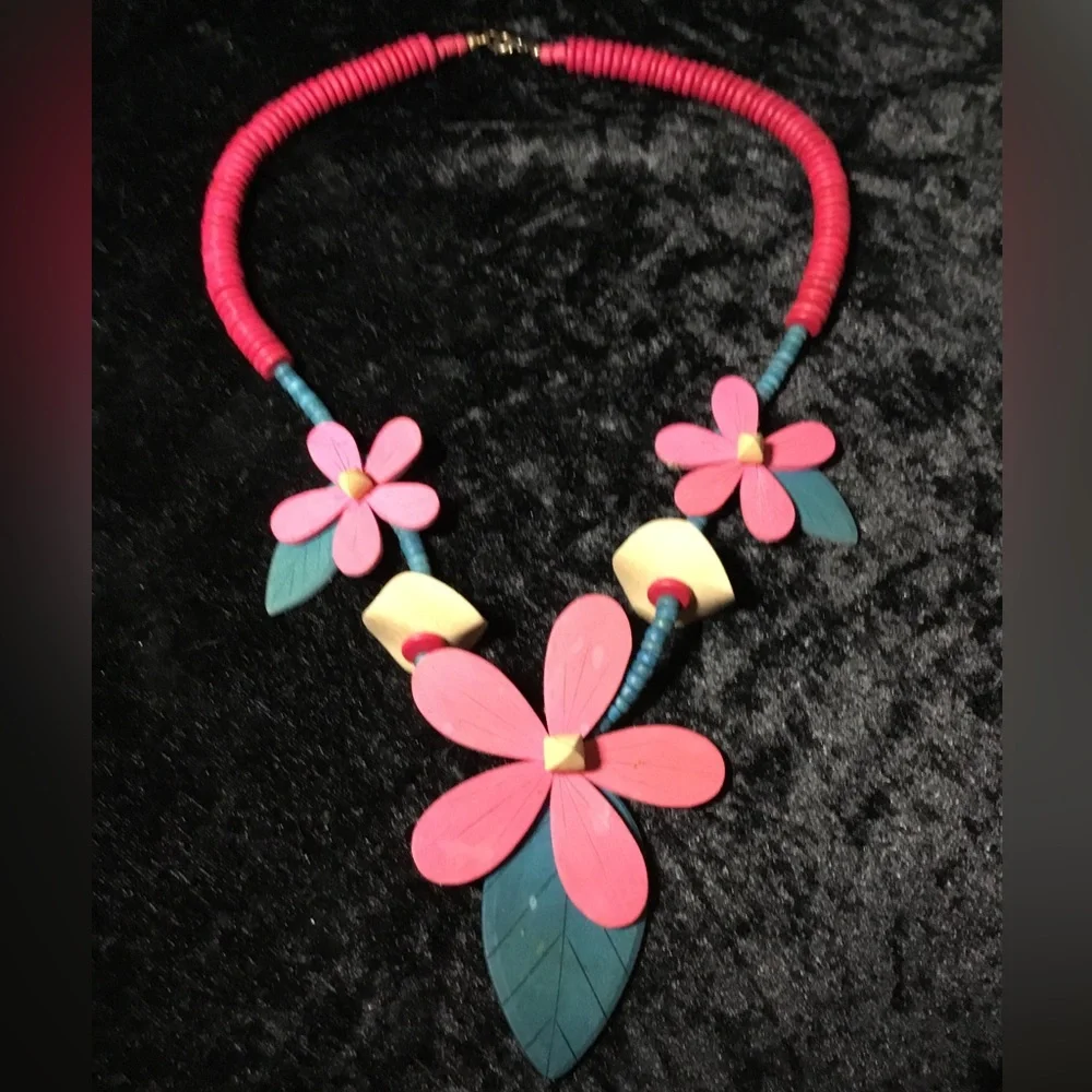 Unique Wood Beaded Flower Necklace - Picture 1 of 1
